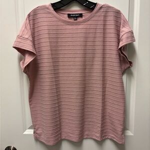 Ellen Tracy Dusty Pink Short Sleeve Top. Size L